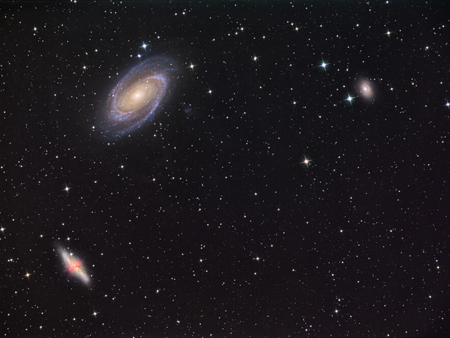 champ des galaxies M81, M82 et NGC3077 au Newton-Cassegrain de 300mm.